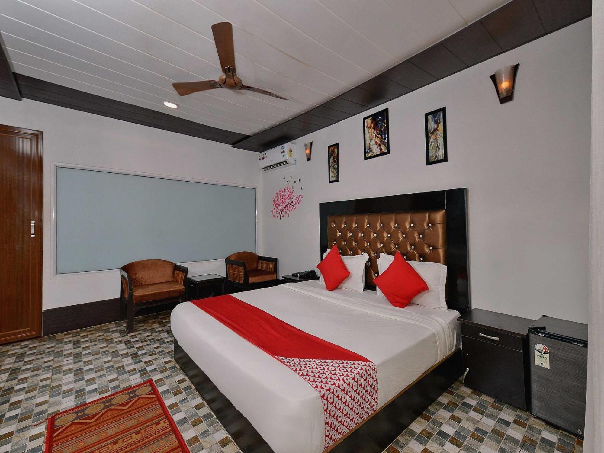 Collection O Retreat Morjim Resort Exterior photo